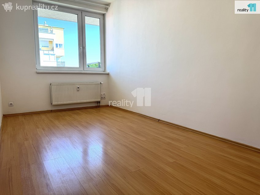 Pronájem bytu 3+kk 76 m^2 Pod Harfou, Praha 9 
