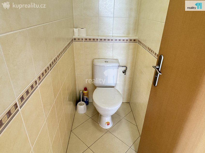 Pronájem bytu 3+kk 76 m^2 Pod Harfou, Praha 9 