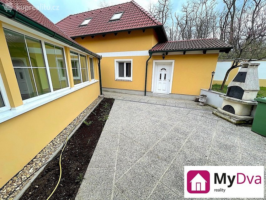 Pronájem  rodinného domu 100 m^2 Božice, Božice 