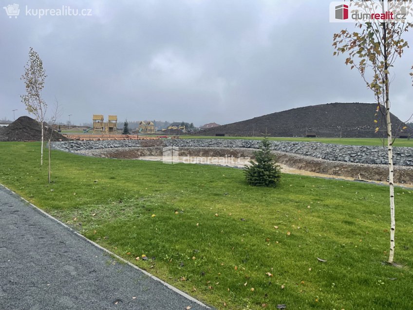 Prodej  stavebního pozemku 1090 m^2 Trnová, Trnová 