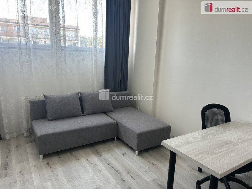 Pronájem bytu 3+kk 65 m^2 náměstí Míru, Zruč nad Sázavou 