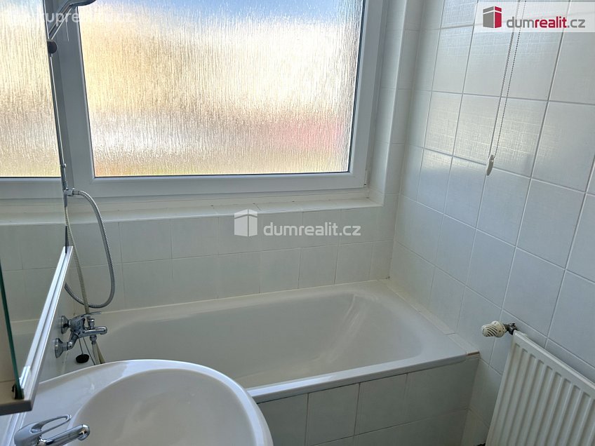 Pronájem bytu 3+kk 65 m^2 náměstí Míru, Zruč nad Sázavou 