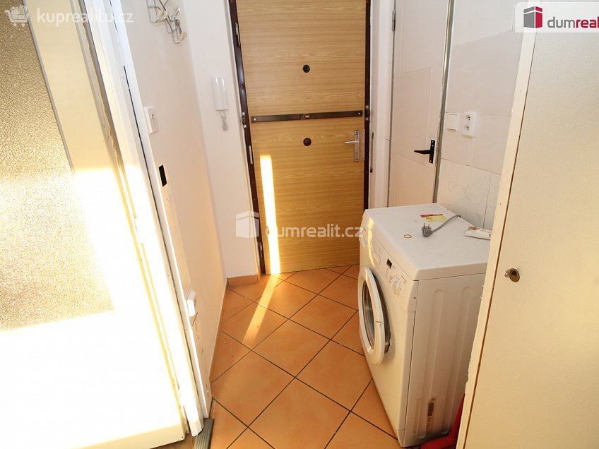 Pronájem bytu 2+kk 44 m^2 Konečná, Karlovy Vary 