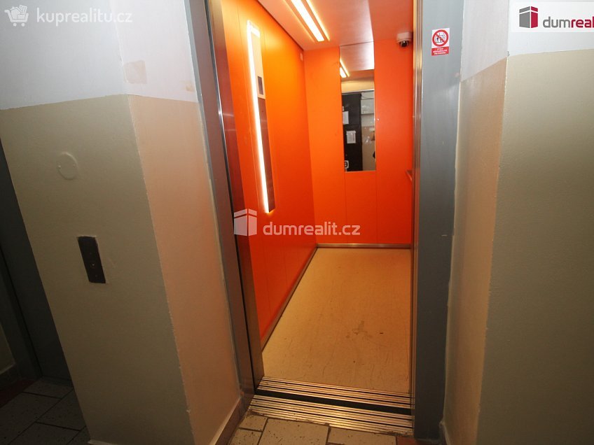 Pronájem bytu 2+kk 44 m^2 Konečná, Karlovy Vary 