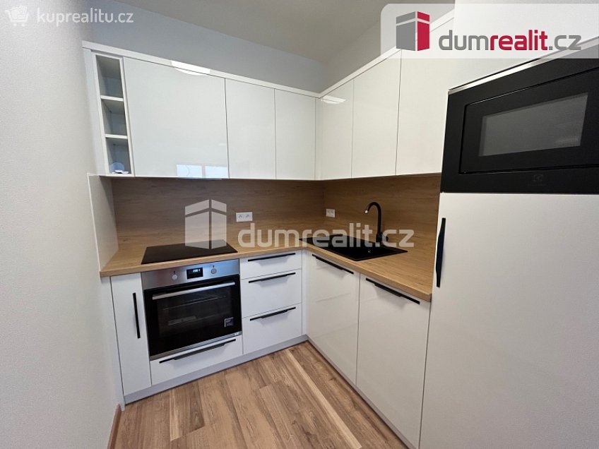 Pronájem bytu 2+kk 51 m^2 5. května, Kolín 
