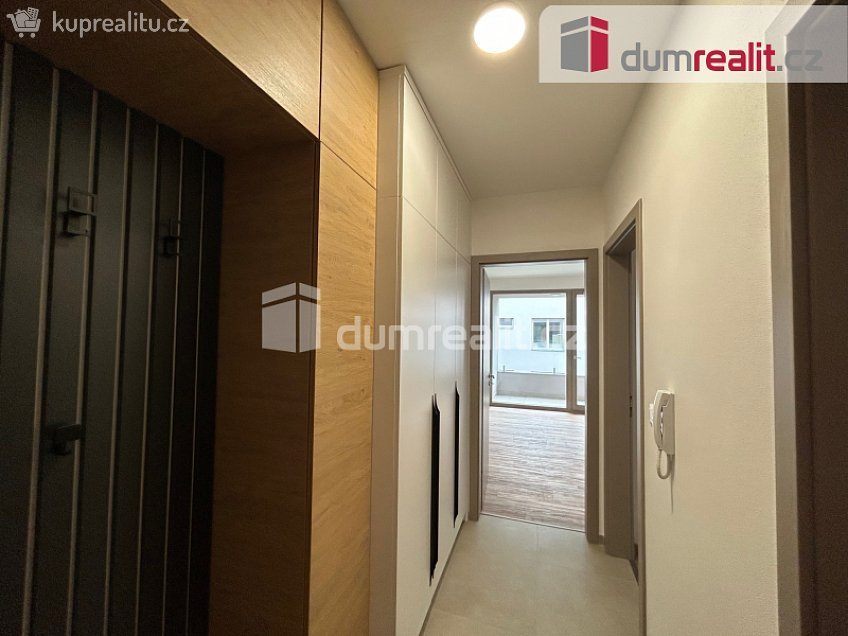 Pronájem bytu 2+kk 51 m^2 5. května, Kolín 