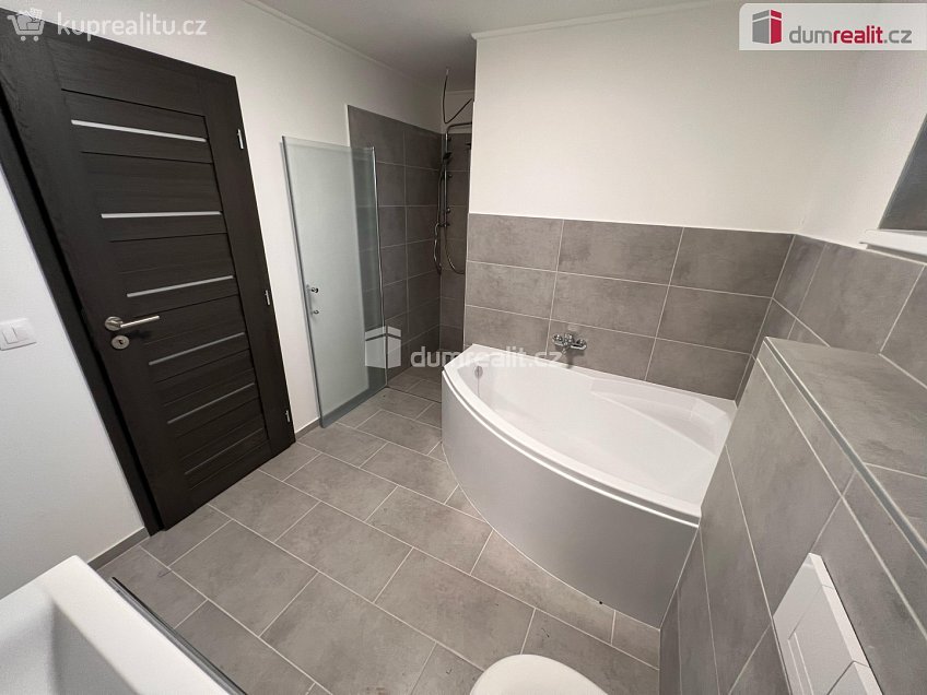 Prodej  rodinného domu 120 m^2 Koželužská, Hroznětín 