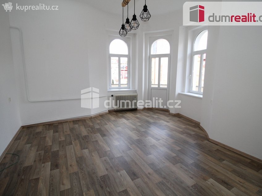 Pronájem bytu 2+1 74 m^2 Ruská, Mariánské Lázně 