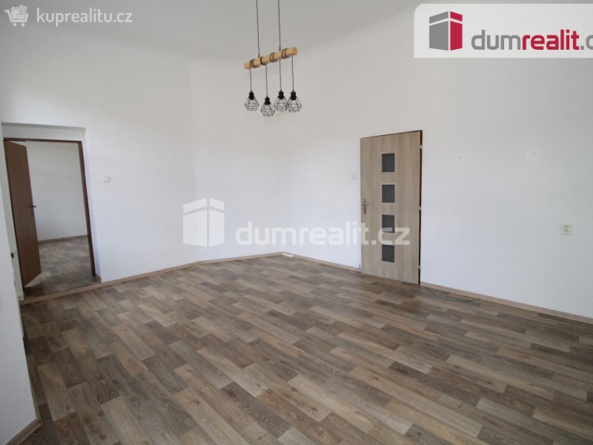 Pronájem bytu 2+1 74 m^2 Ruská, Mariánské Lázně 