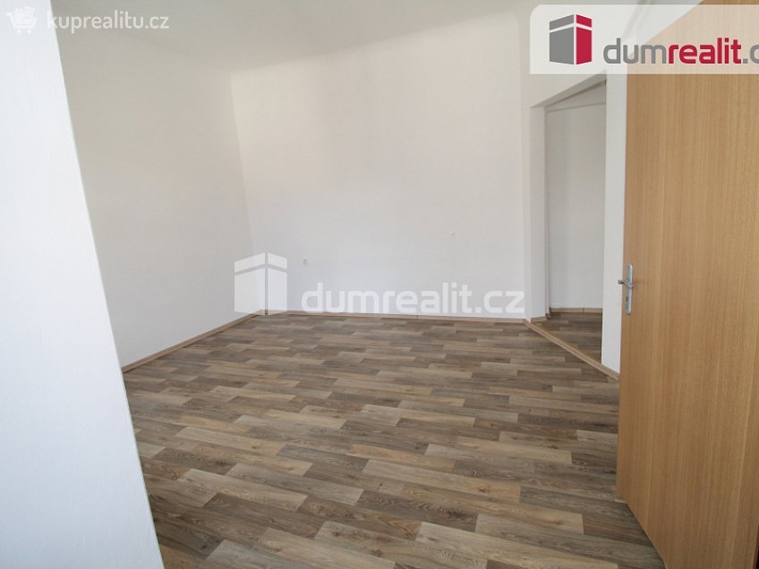 Pronájem bytu 2+1 74 m^2 Ruská, Mariánské Lázně 