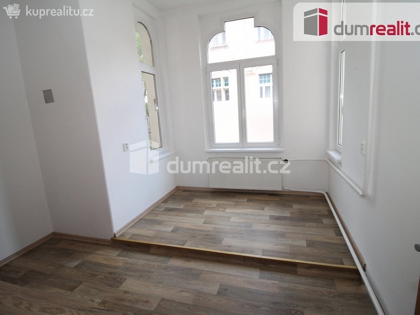 Pronájem bytu 2+1 74 m^2 Ruská, Mariánské Lázně 