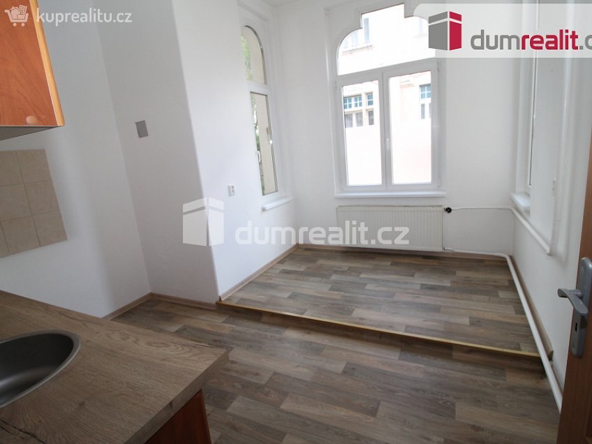 Pronájem bytu 2+1 74 m^2 Ruská, Mariánské Lázně 
