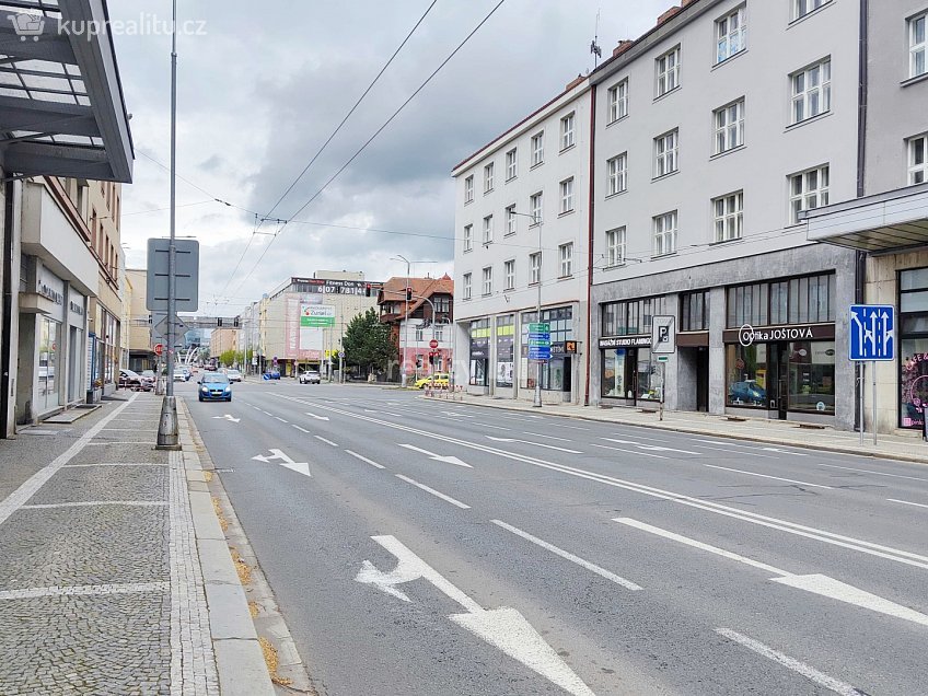 Pronájem  obchodních prostor 186 m^2 Střelecká, Hradec Králové 