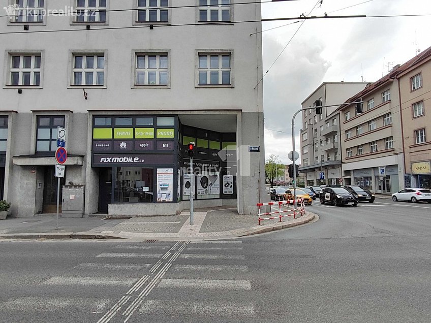 Pronájem  obchodních prostor 186 m^2 Střelecká, Hradec Králové 