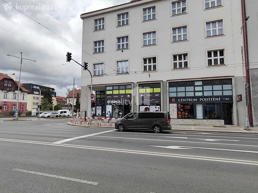 Pronájem  obchodních prostor 186 m^2 Střelecká, Hradec Králové 