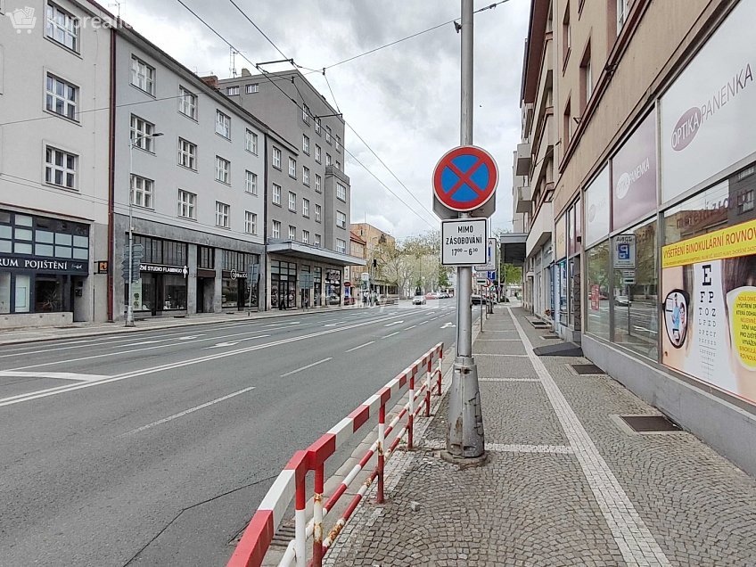 Pronájem  obchodních prostor 186 m^2 Střelecká, Hradec Králové 