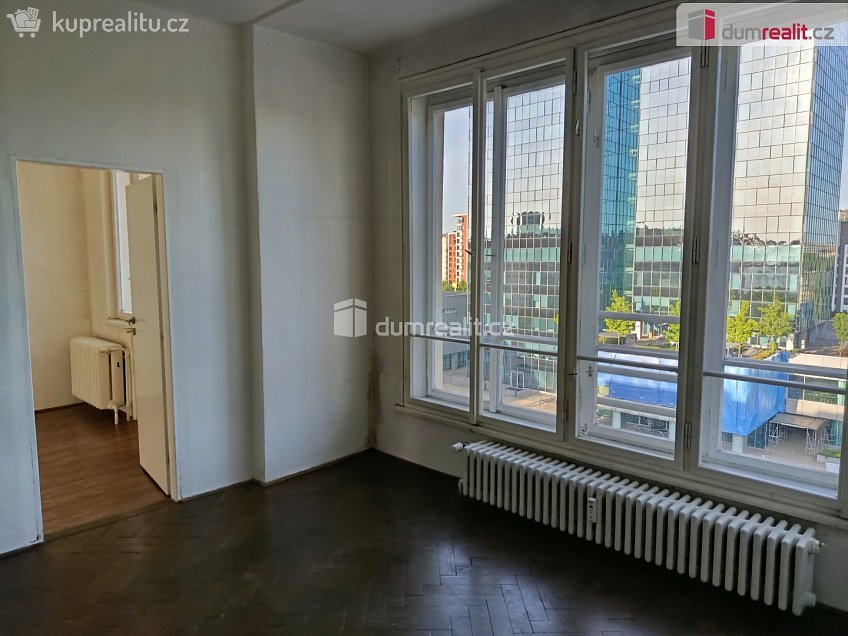 Pronájem bytu 2+kk 60 m^2 Jankovcova, Praha 7 