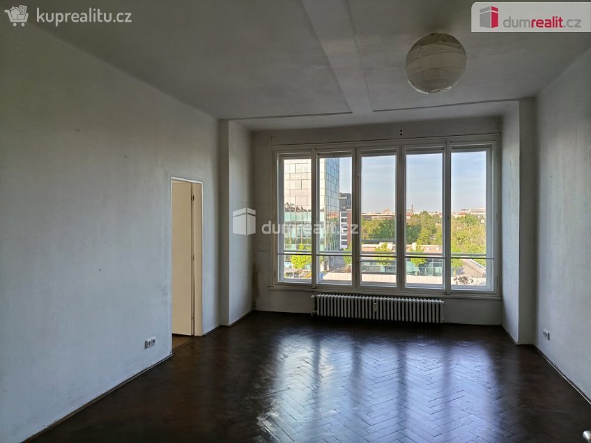 Pronájem bytu 2+kk 60 m^2 Jankovcova, Praha 7 
