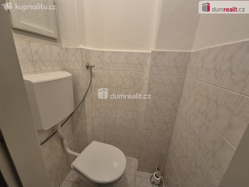 Pronájem bytu 1+kk 23 m^2 Přípotoční, Praha 10 