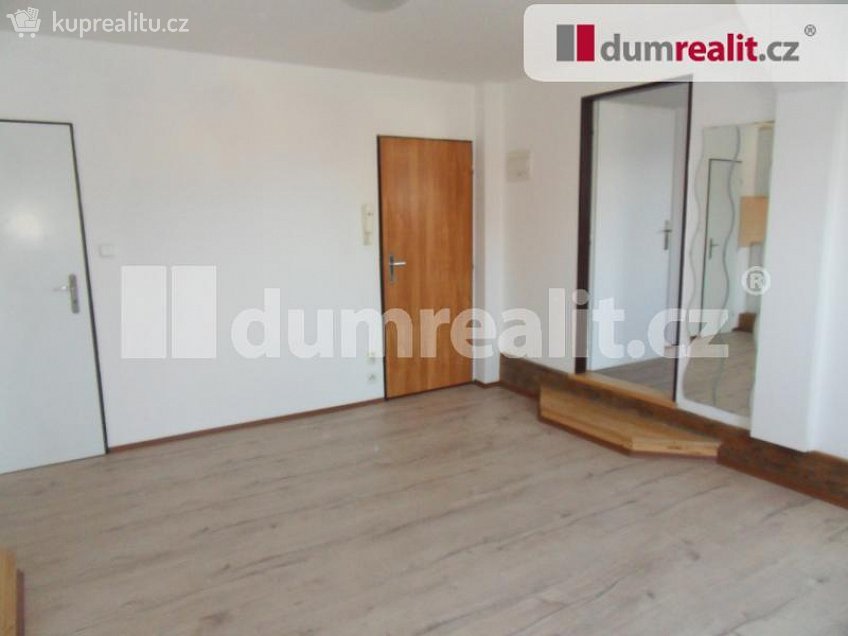 Pronájem bytu 2+kk 60 m^2 Jindřicha Plachty, Praha 5 