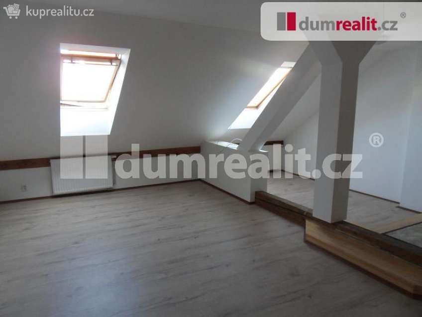 Pronájem bytu 2+kk 60 m^2 Jindřicha Plachty, Praha 5 