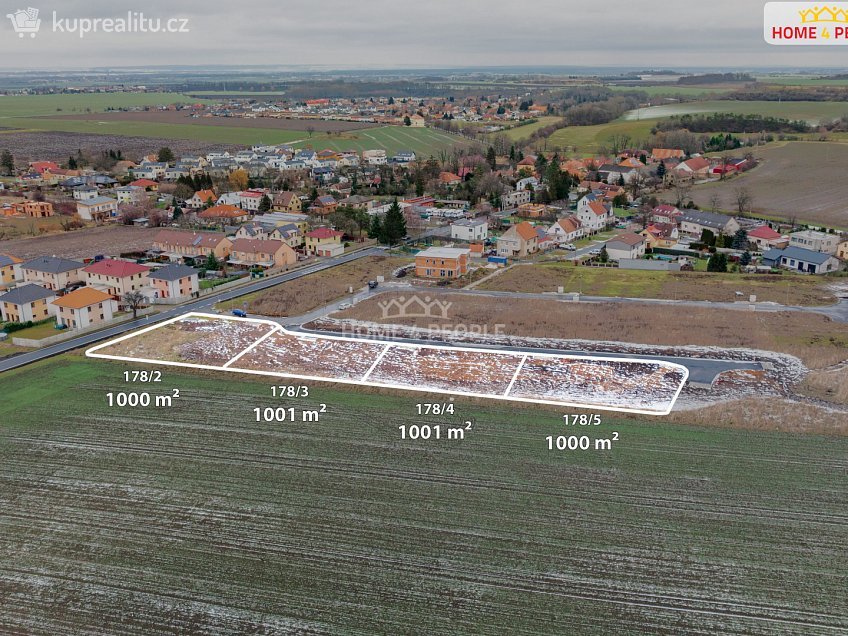 Prodej  stavebního pozemku 1000 m^2 Sněžná, Veleň 