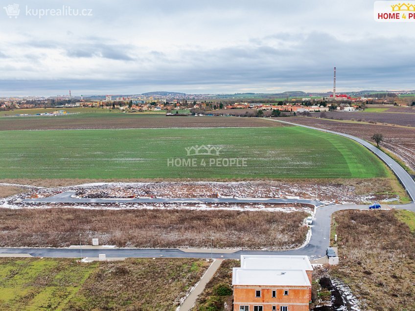 Prodej  stavebního pozemku 1000 m^2 Sněžná, Veleň 