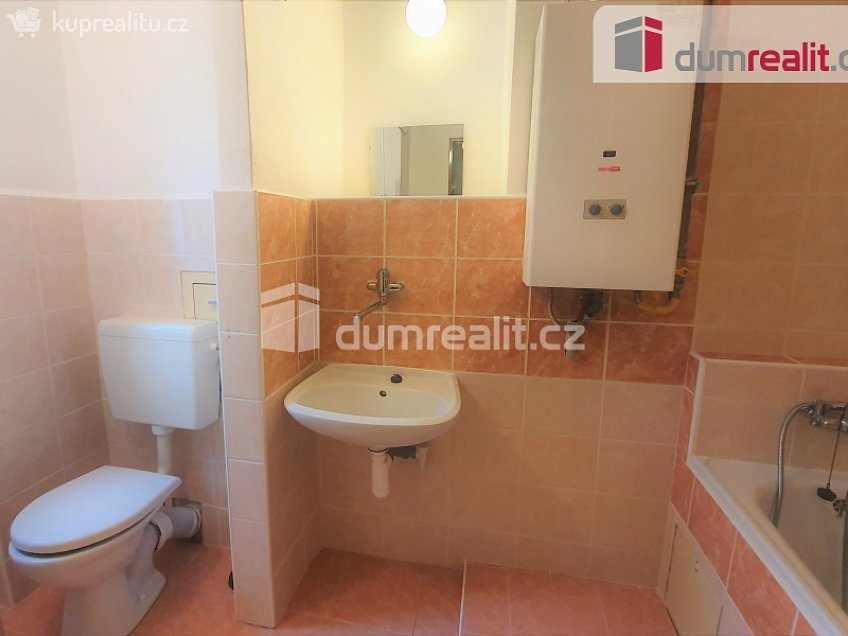 Pronájem bytu 2+1 54 m^2 Mikoláše Alše, Kolín 