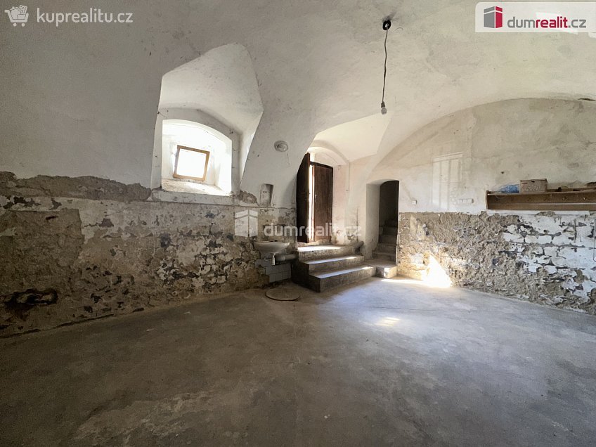 Prodej  garáže 61 m^2 Vinařská, Čejkovice 