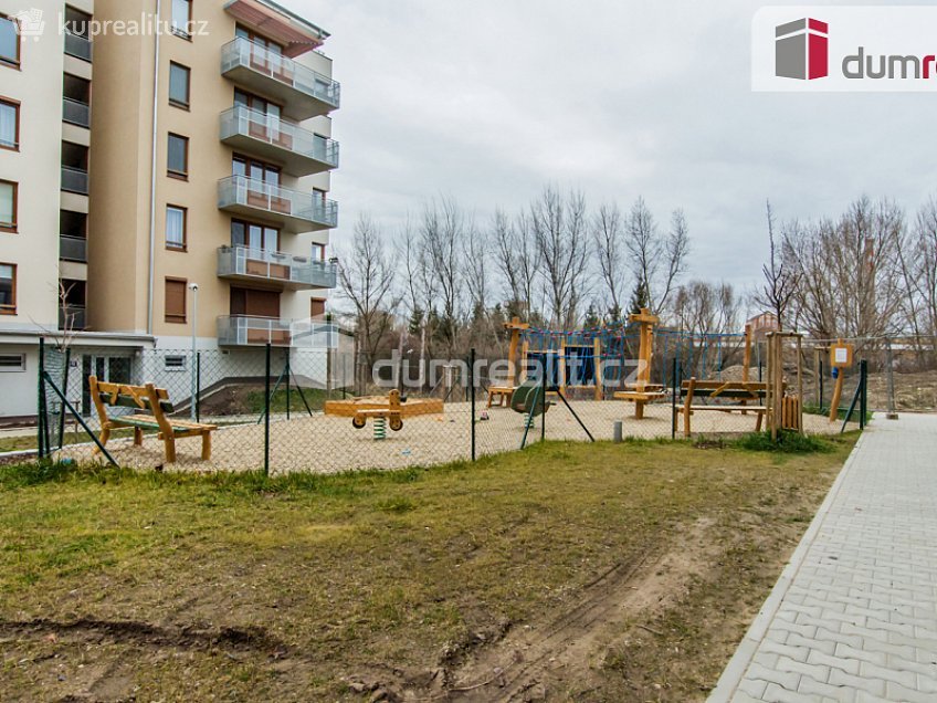 Pronájem bytu 1+kk 44 m^2 Bermanova, Praha-Čakovice 
