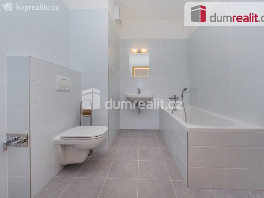 Pronájem bytu 1+kk 44 m^2 Bermanova, Praha-Čakovice 