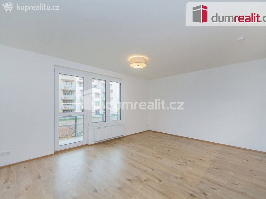 Pronájem bytu 1+kk 44 m^2 Bermanova, Praha-Čakovice 