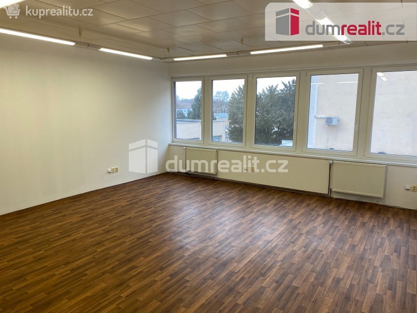 Pronájem  kanceláře 38 m^2 náměstí T. G. Masaryka, Břeclav 