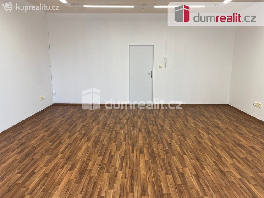 Pronájem  kanceláře 38 m^2 náměstí T. G. Masaryka, Břeclav 