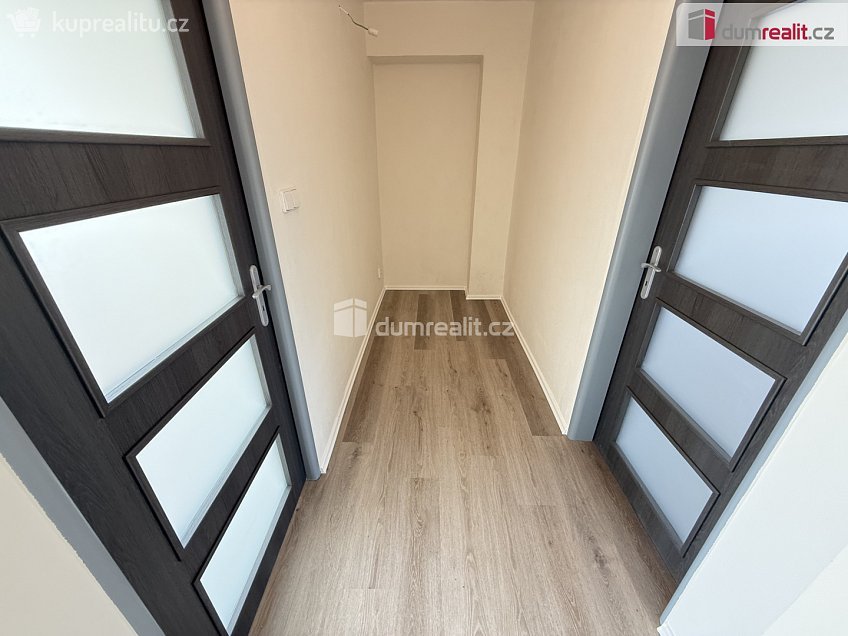 Prodej bytu 2+1 56 m^2 Školská, Sázava 
