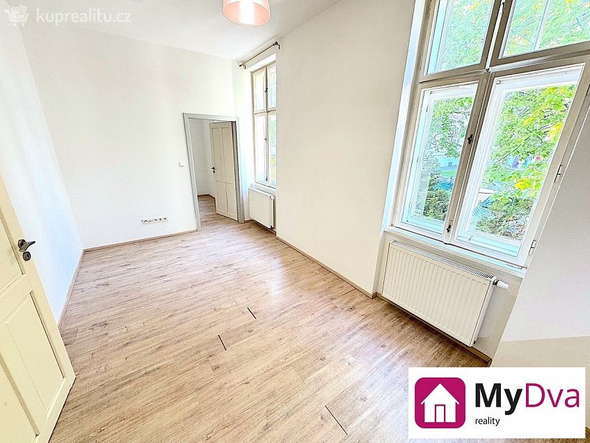 Pronájem bytu 2+kk 48 m^2 Lužická, Znojmo 
