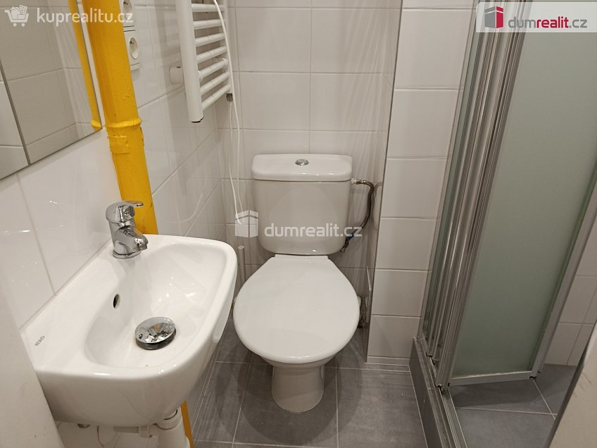 Pronájem bytu 1+kk 22 m^2 Na spojce, Praha 10 