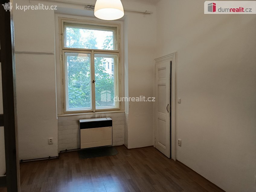 Pronájem bytu 1+kk 22 m^2 Na spojce, Praha 10 