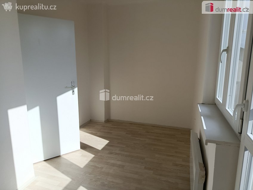 Pronájem bytu 2+kk 42 m^2 Novgorodská, Praha 10 
