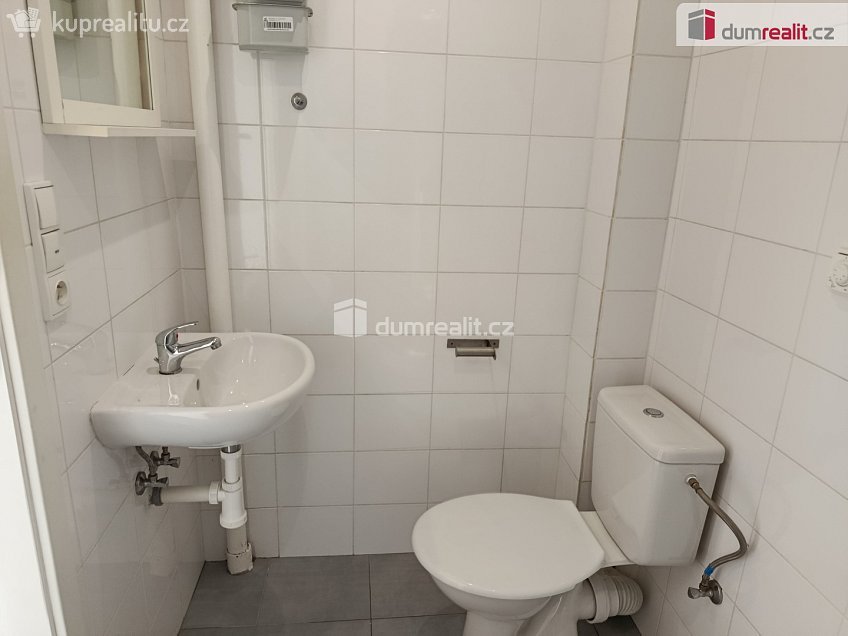 Pronájem bytu 2+kk 42 m^2 Novgorodská, Praha 10 