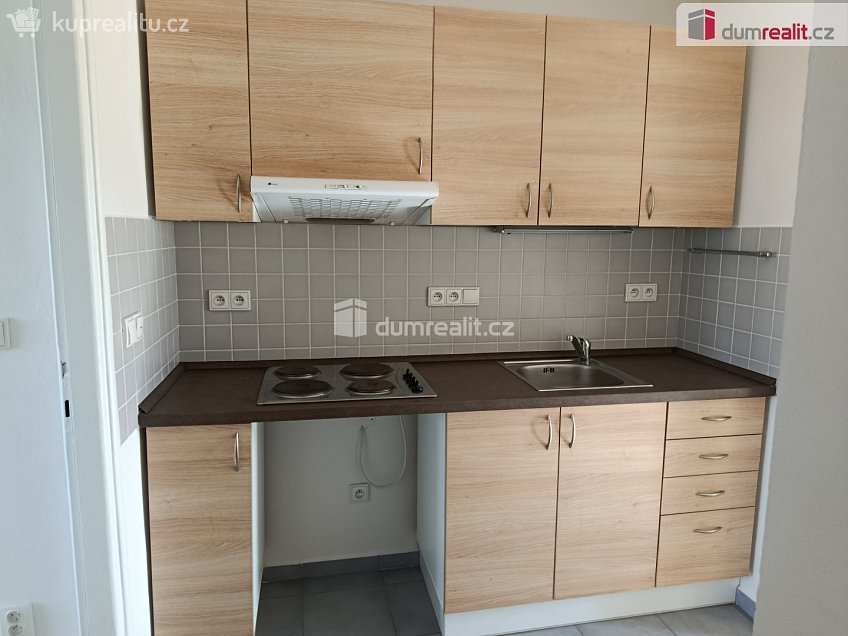 Pronájem bytu 2+kk 42 m^2 Novgorodská, Praha 10 
