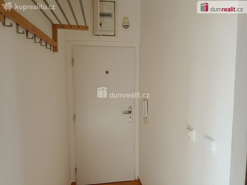 Pronájem bytu 2+kk 42 m^2 Novgorodská, Praha 10 