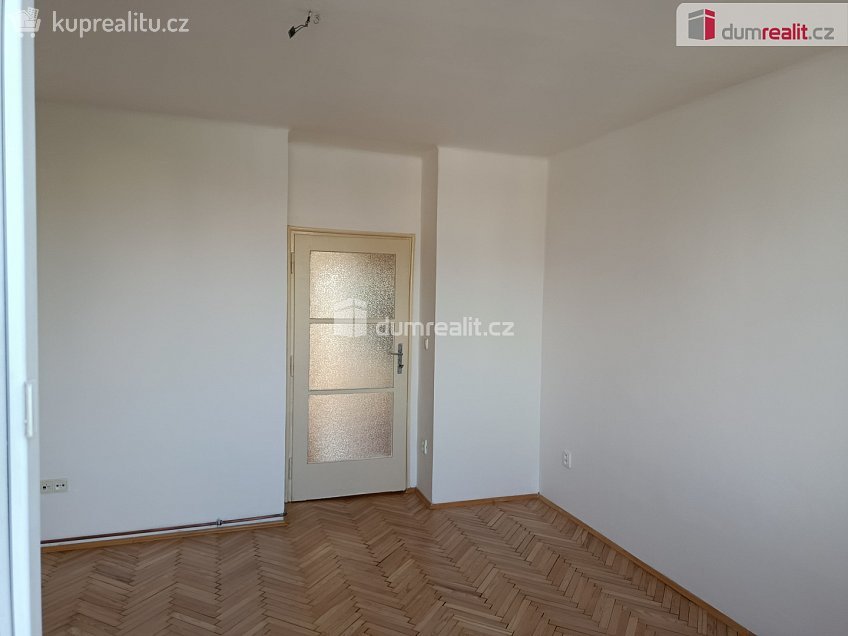Pronájem bytu 2+kk 42 m^2 Novgorodská, Praha 10 