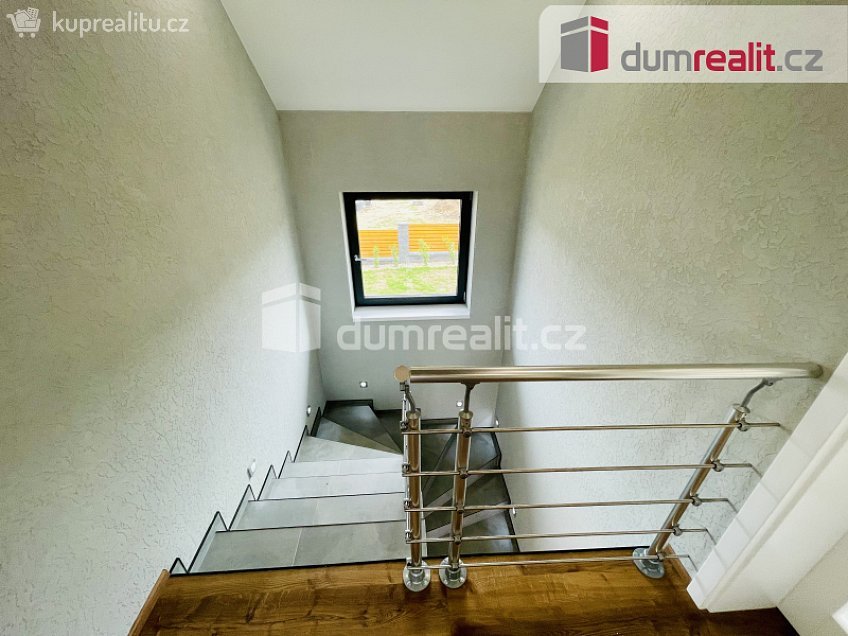 Prodej  rodinného domu 159 m^2 V zahradách, Ruda 
