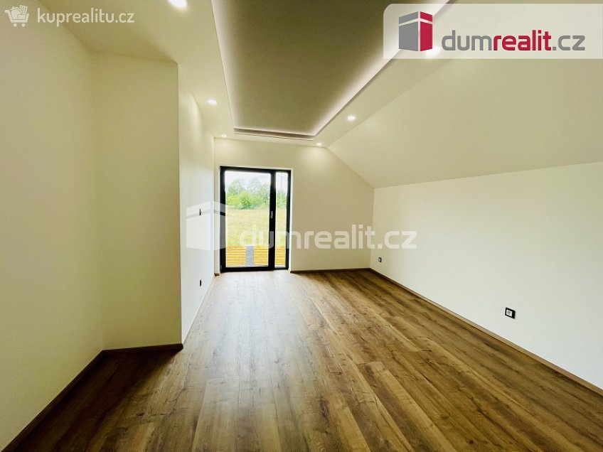 Prodej  rodinného domu 159 m^2 V zahradách, Ruda 