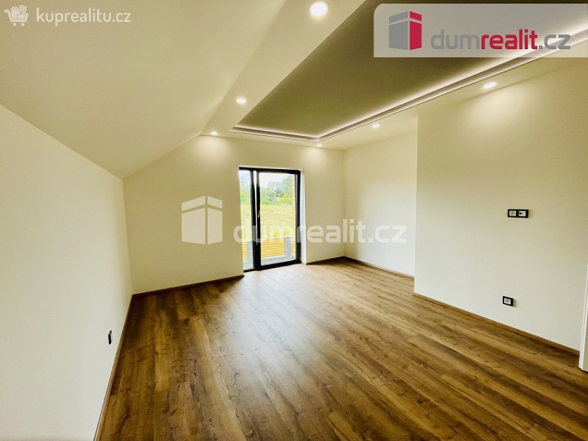 Prodej  rodinného domu 159 m^2 V zahradách, Ruda 