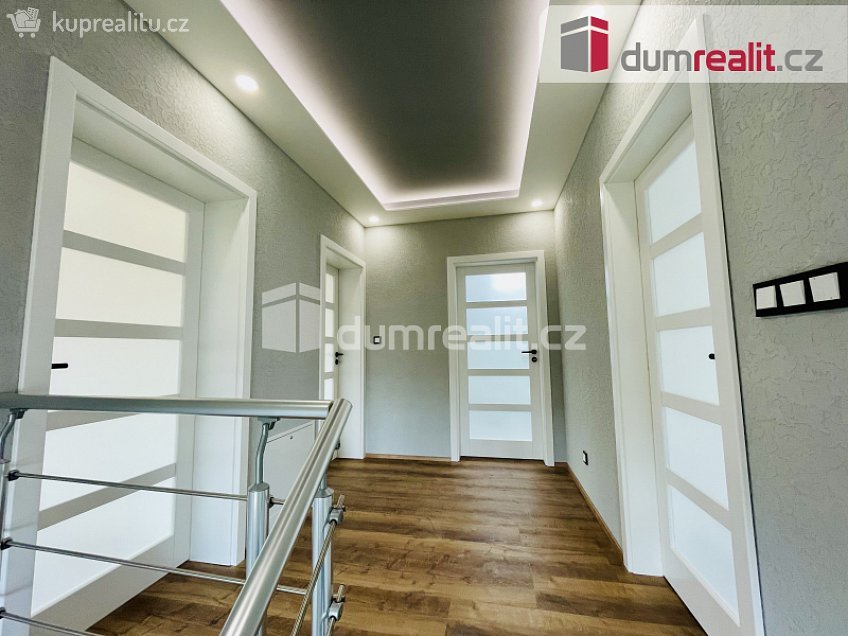 Prodej  rodinného domu 159 m^2 V zahradách, Ruda 