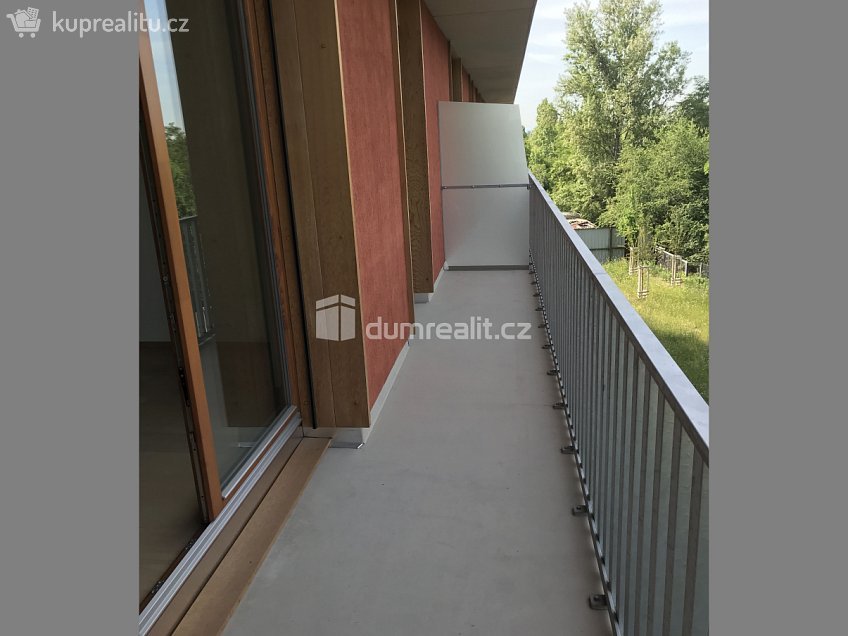 Pronájem bytu 2+kk 61 m^2 Vrátnická, Praha 12 