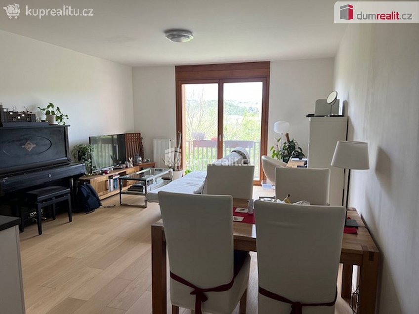 Pronájem bytu 2+kk 61 m^2 Vrátnická, Praha 12 