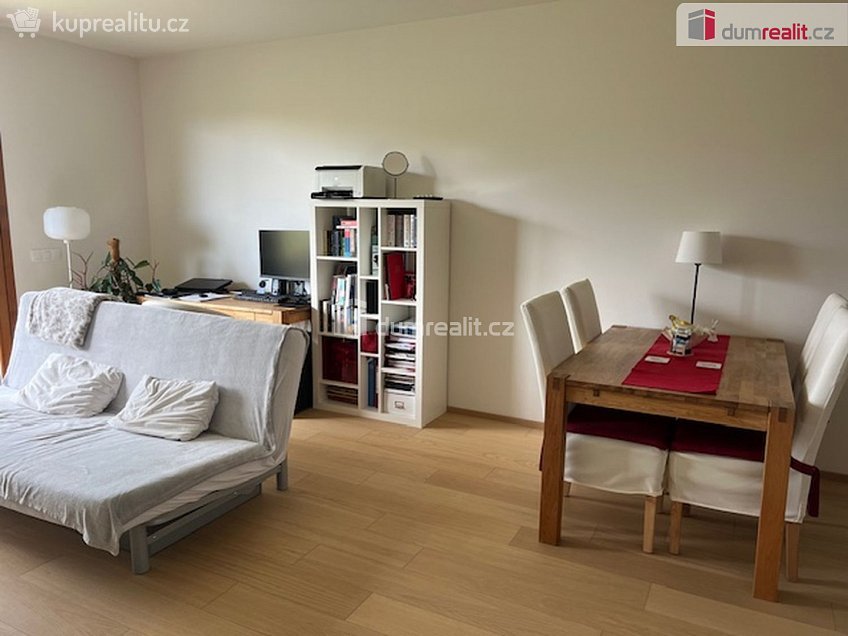 Pronájem bytu 2+kk 61 m^2 Vrátnická, Praha 12 